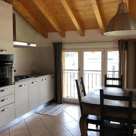 House Di * Como